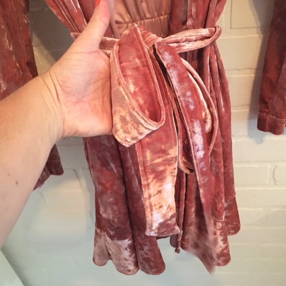 Betsey Johnson Mini Robe Hoodie Crushed Velvet Pink Ruffled hem Flare sleeve M/L - Picture 10 of 13